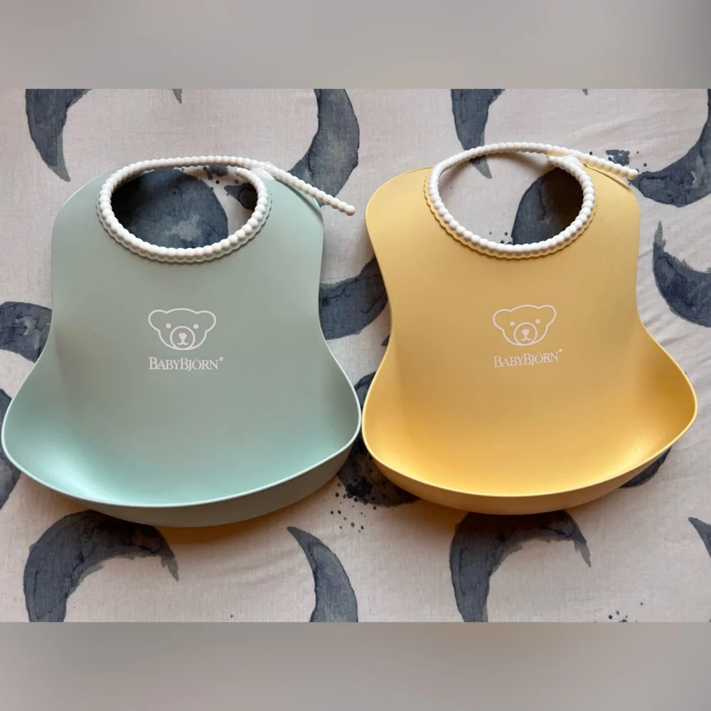 Baby Bjorn Bib Set - Yellow and Green - Picture 2 of 3